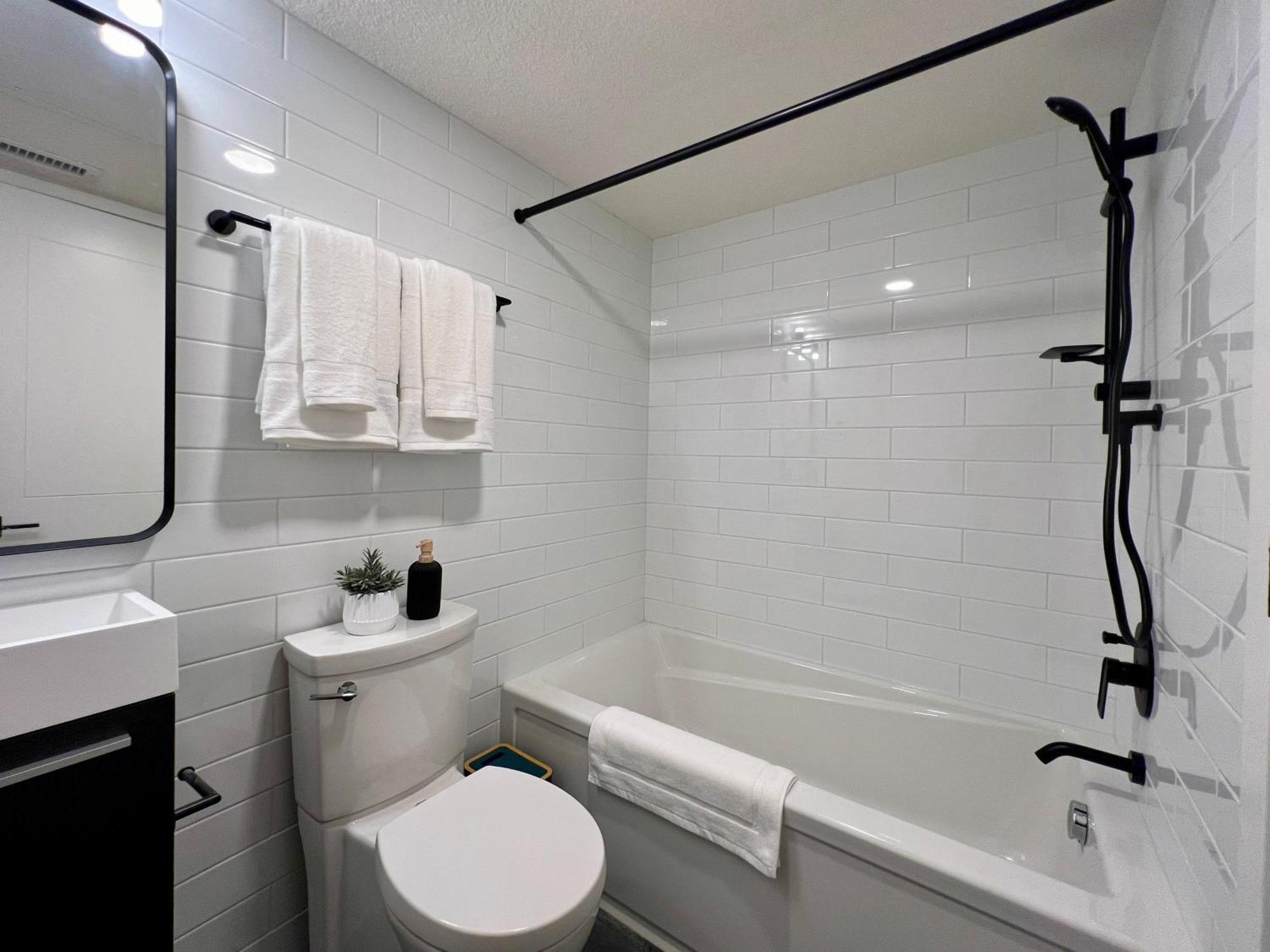 Apartamento Special! New Downtown Mtn View Free Parking 2B&2B Canmore Exterior foto